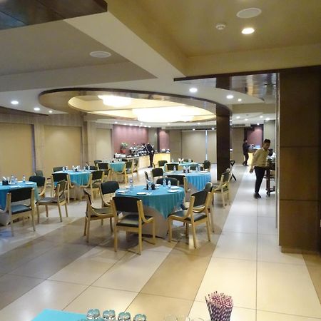 The Grand Arc Hotel & Convention Centre Shahjahanpur ภายนอก รูปภาพ