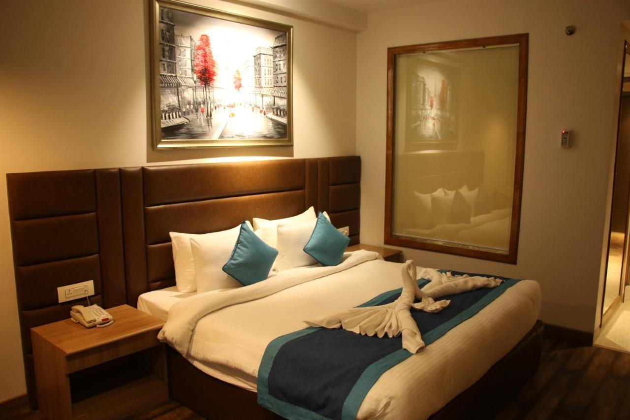 The Grand Arc Hotel & Convention Centre Shahjahanpur ภายนอก รูปภาพ