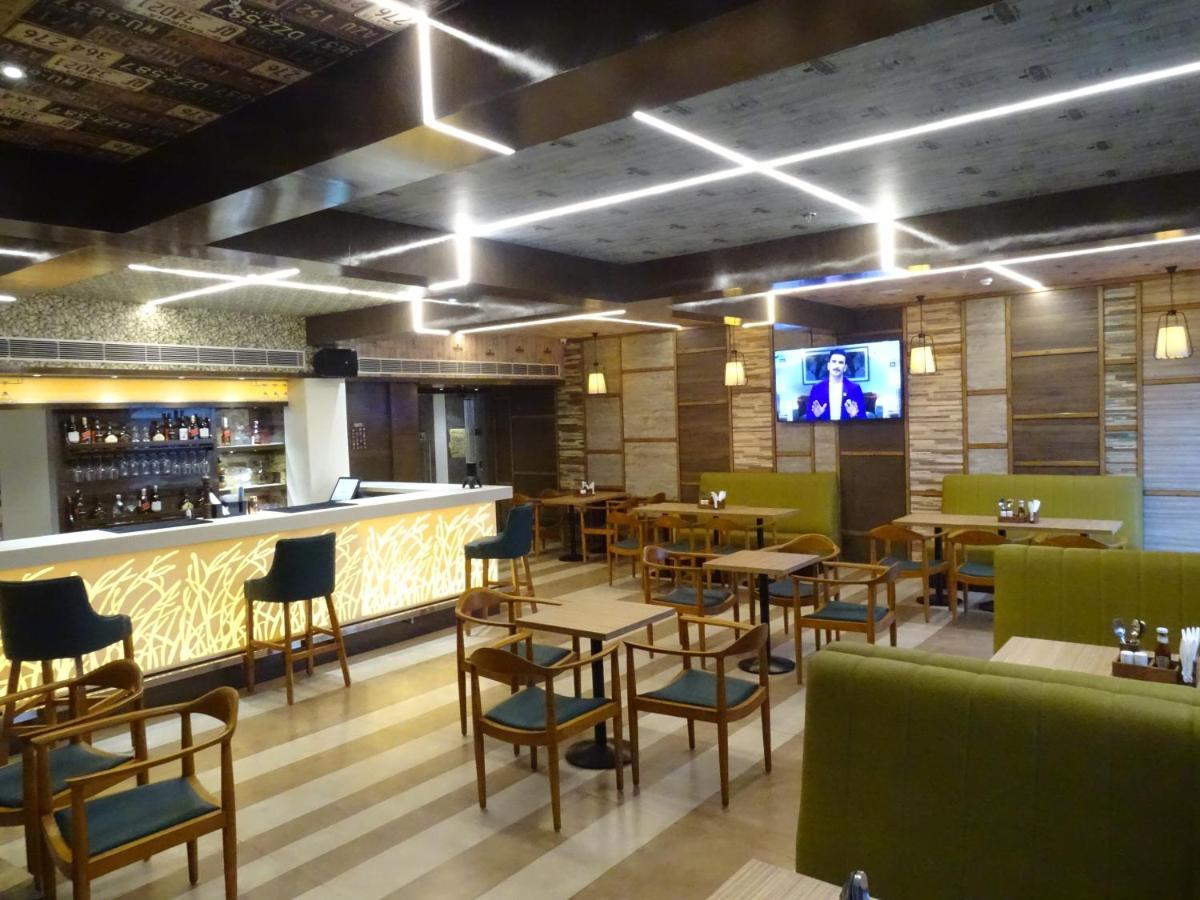 The Grand Arc Hotel & Convention Centre Shahjahanpur ภายนอก รูปภาพ