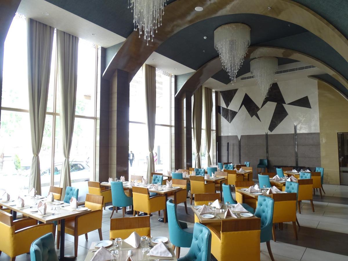 The Grand Arc Hotel & Convention Centre Shahjahanpur ภายนอก รูปภาพ