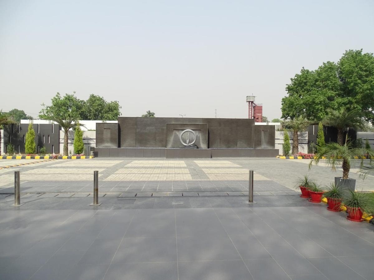 The Grand Arc Hotel & Convention Centre Shahjahanpur ภายนอก รูปภาพ