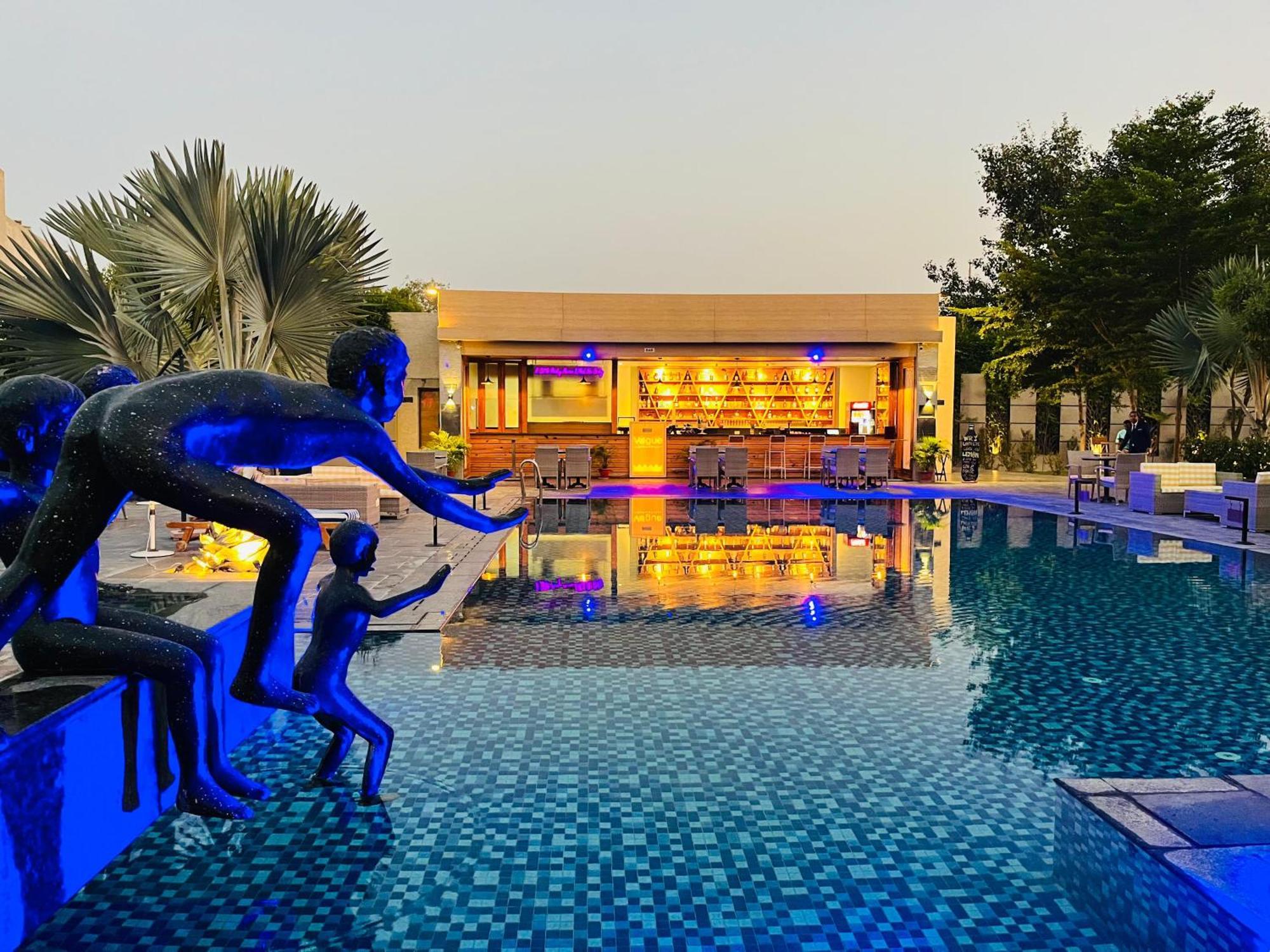 The Grand Arc Hotel & Convention Centre Shahjahanpur ภายนอก รูปภาพ